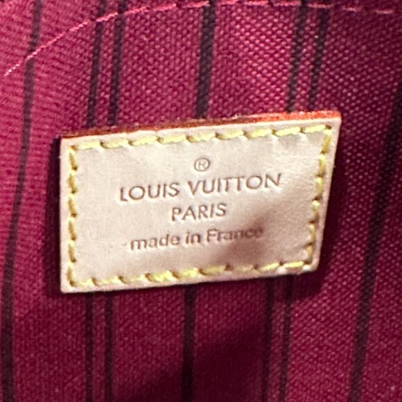 Louis Vuitton Neverfull Monogram Pouch Red Interior (141997) - Picture 7 of 9